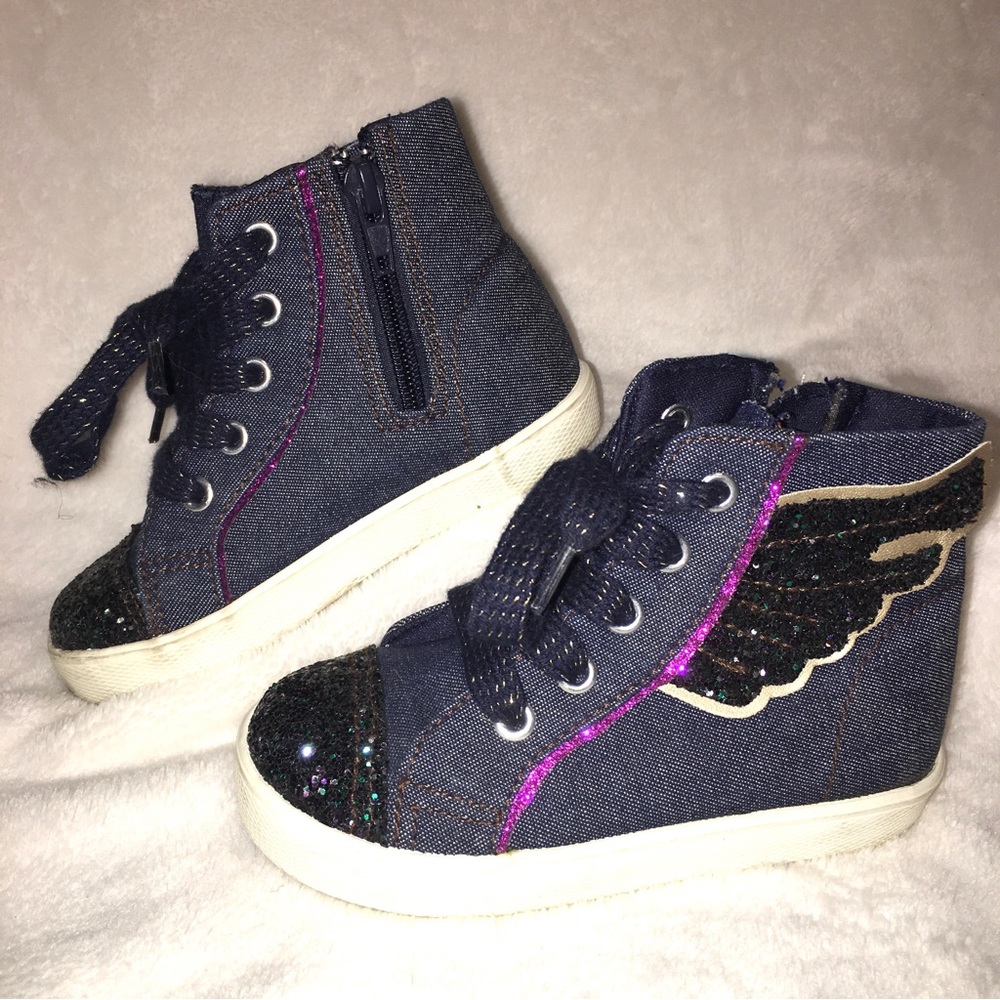 Girls hight top sneakers size 8